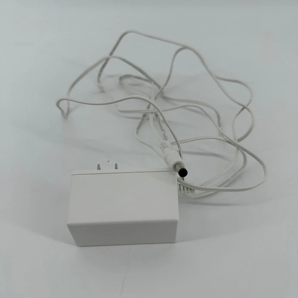 Arlo AC Adapter Power Supply 5009602 Model 2AAJ018F1 100 120V 1.5A 50 60Hz